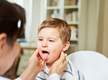 Оральный мукозит: профилактика и лечение язв во рту и горле у детей с онкозаболеваниями